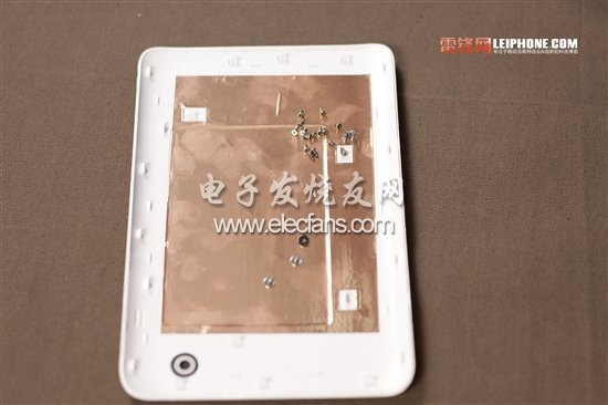 第一步當(dāng)然是要先瞟一眼了，因?yàn)榻酉聛?lái)拆成啥樣，還不知道呢。