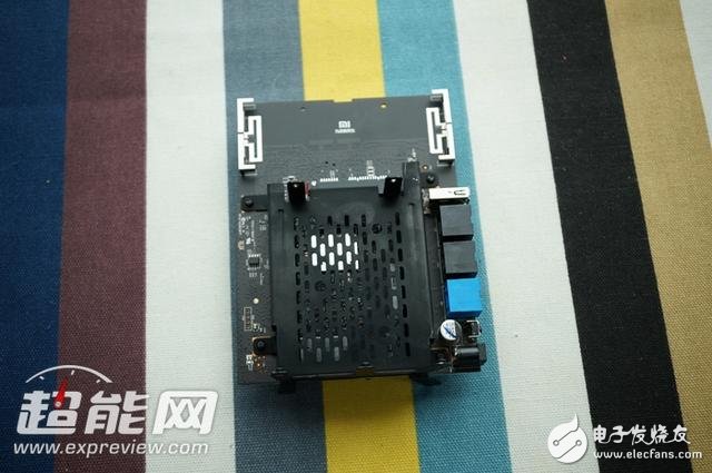有區(qū)別嗎？小米路由量產(chǎn)版拆解實錄