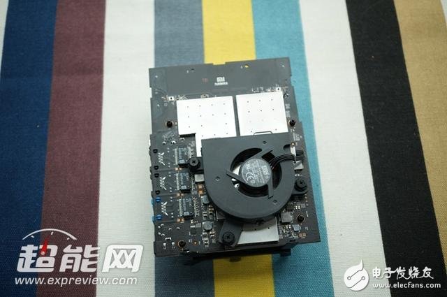 有區(qū)別嗎？小米路由量產(chǎn)版拆解實錄