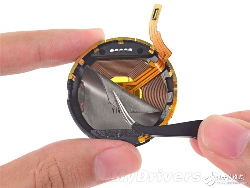 Moto 360暴力拆解：足以秒殺Apple Watch的智能手表？