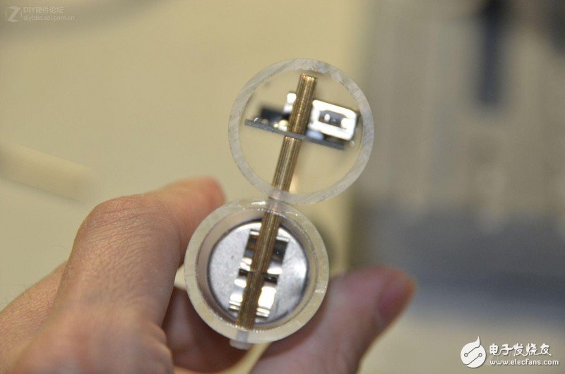 顛覆想象！專業(yè)工程師制作的DIY多功能移動(dòng)電源