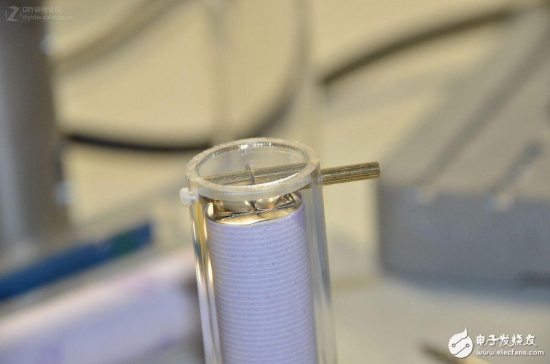 顛覆想象！專業(yè)工程師制作的DIY多功能移動(dòng)電源