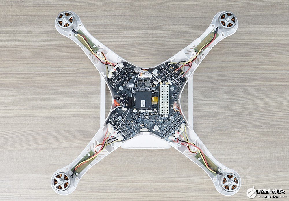 小米無人機(jī)對(duì)比精靈3s拆解