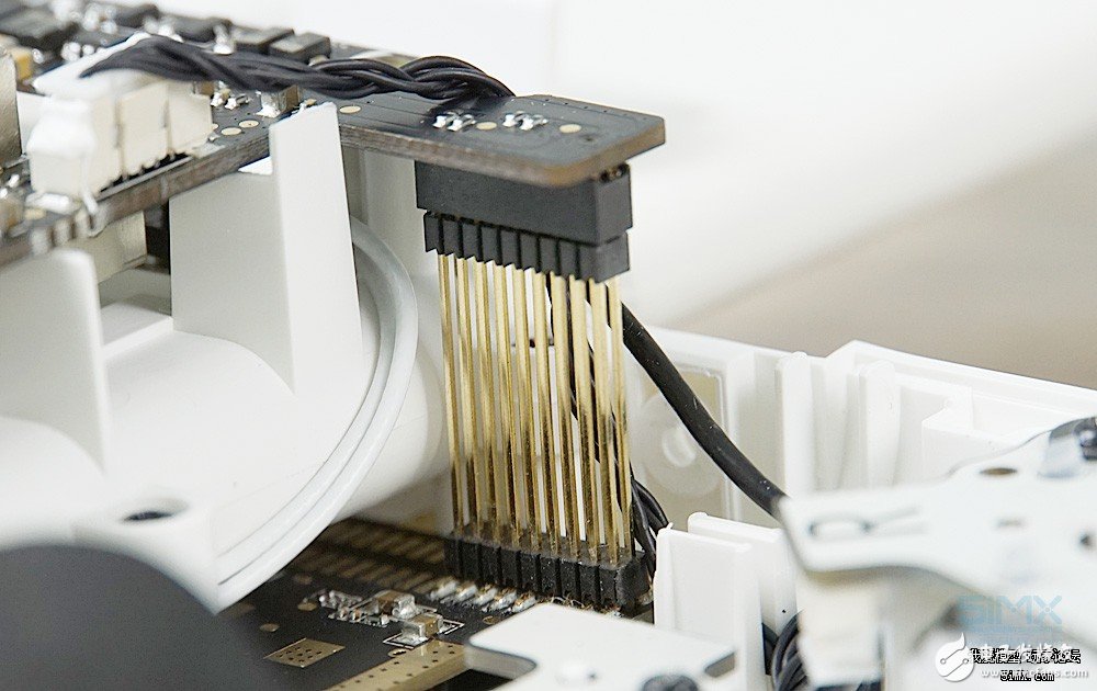 小米無人機(jī)對(duì)比精靈3s拆解