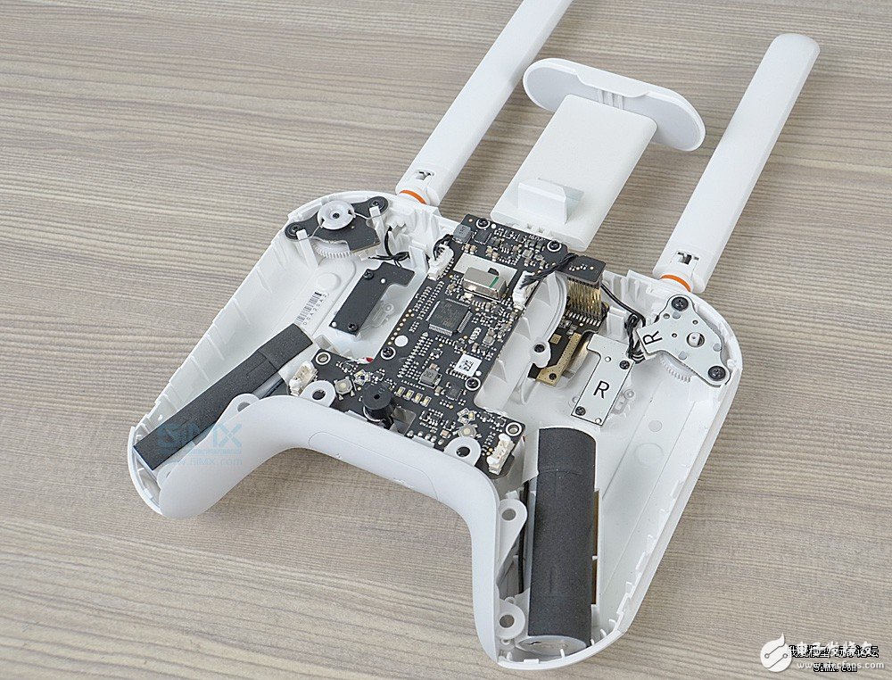 小米無人機(jī)對(duì)比精靈3s拆解