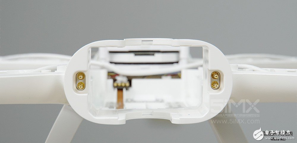 小米無人機(jī)對(duì)比精靈3s拆解 大疆“門徒”表現(xiàn)如何？