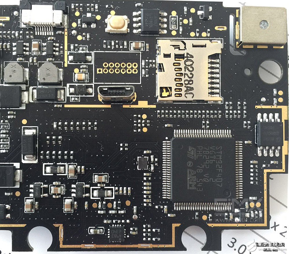 小米無人機(jī)對(duì)比精靈3s拆解 大疆“門徒”表現(xiàn)如何？