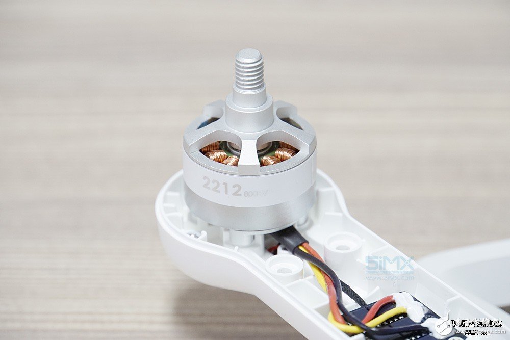 小米無人機(jī)對(duì)比精靈3s拆解 大疆“門徒”表現(xiàn)如何？