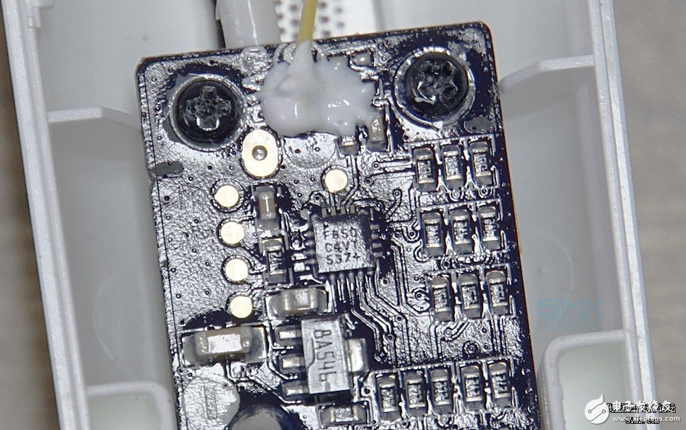 小米無人機(jī)對(duì)比精靈3s拆解 大疆“門徒”表現(xiàn)如何？