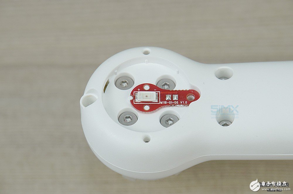 小米無人機(jī)對(duì)比精靈3s拆解 大疆“門徒”表現(xiàn)如何？