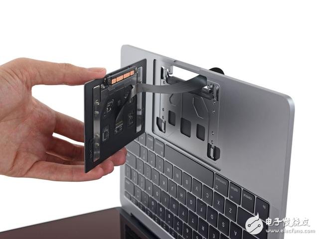 蘋(píng)果新Macbook Pro13寸拆解:集成度創(chuàng)新高度 搭配史上最好音質(zhì)
