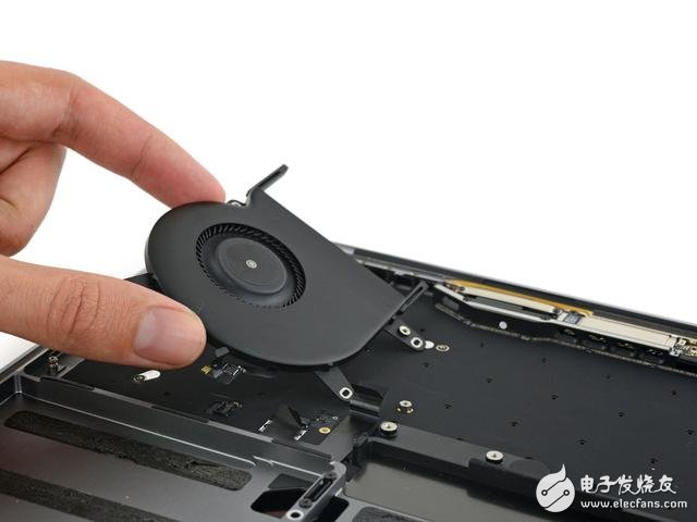 蘋(píng)果新Macbook Pro13寸拆解:集成度創(chuàng)新高度 搭配史上最好音質(zhì)