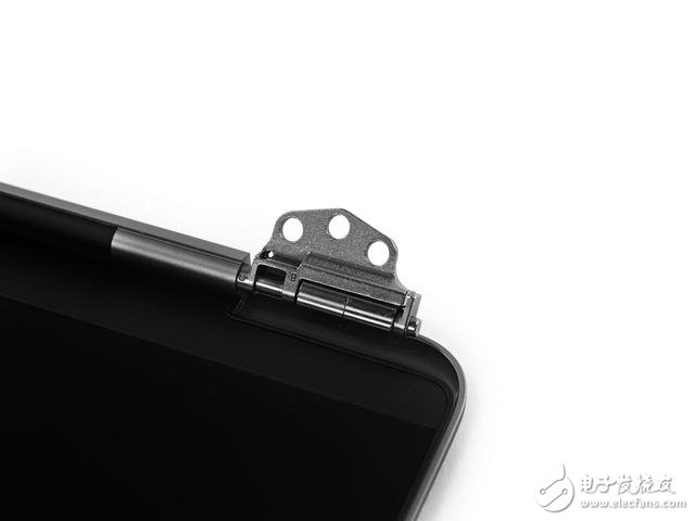 蘋(píng)果新Macbook Pro13寸拆解:集成度創(chuàng)新高度 搭配史上最好音質(zhì)