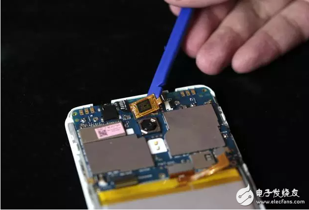 魅藍5s拆解：支持18W快充的小機身，竟然塞了這么大的東西！