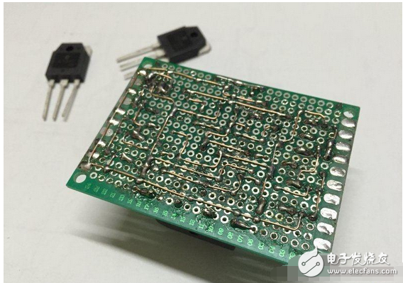 　　最近閑著沒事，本著功放發(fā)燒友的動力制作一臺迷你功放。雖說迷你，但其實并不小巧，5口交換機也不大，再加上交換機也是壞的就干脆利用上了！功放還是采用了雙差分電路。本人從事電子行業(yè)的這些年發(fā)現(xiàn)，很多家庭影院或者大型娛樂會所用的功放幾乎都是這種電路，也許是因為這種電路工作穩(wěn)定。放大失真低的原因。。。我從網(wǎng)上找到的電路，記得之前我也用這個圖紙做過，后來怎么解決的忘了！