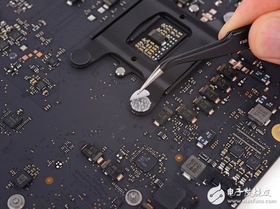 21.5寸4K iMac拆解大曝光，內(nèi)部芯片一覽！