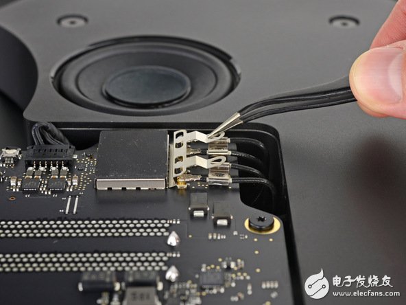 蘋果iMac Pro拆解：A10芯片與T2芯片是專屬