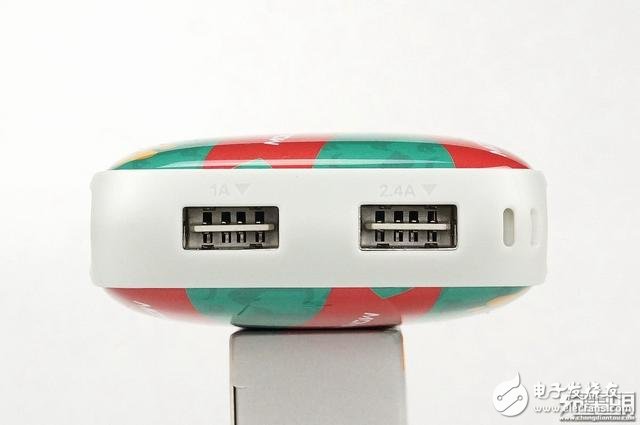 犬年呆萌來襲，摩米士秋田犬MOMAX IP61 9000mAh移動(dòng)電源開箱拆解