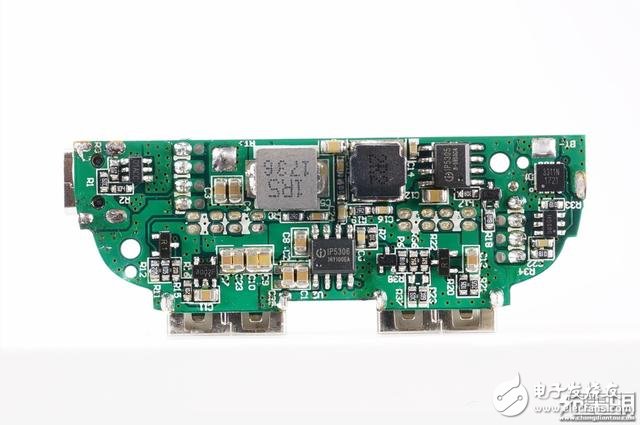 犬年呆萌來襲，摩米士秋田犬MOMAX IP61 9000mAh移動(dòng)電源開箱拆解