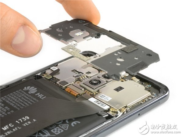 iFixit拆解華為Mate 10 Pro：國(guó)產(chǎn)旗艦內(nèi)涵豐富