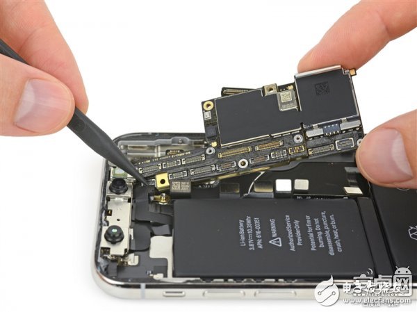 iPhone X最專業(yè)深度拆解！驚現(xiàn)神秘芯片