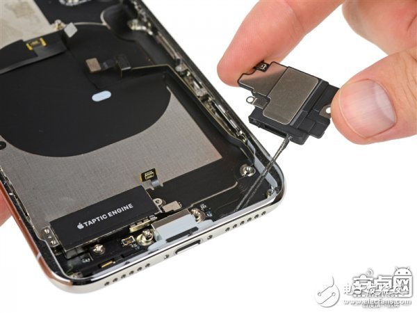 iPhone X最專業(yè)深度拆解！驚現(xiàn)神秘芯片