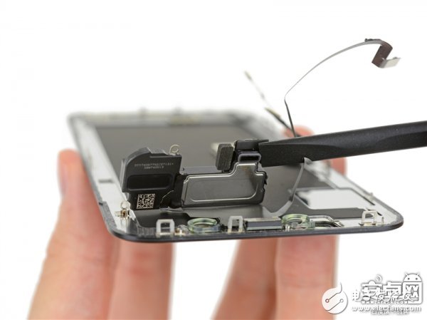 iPhone X最專業(yè)深度拆解！驚現(xiàn)神秘芯片