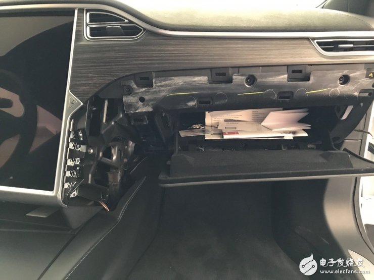 特斯拉Autopilot2.0計(jì)算單元全拆解，英偉達(dá)PX 2到底長(zhǎng)什么樣？