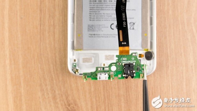 能否成為拍照攪局者？海信H10拆解圖賞