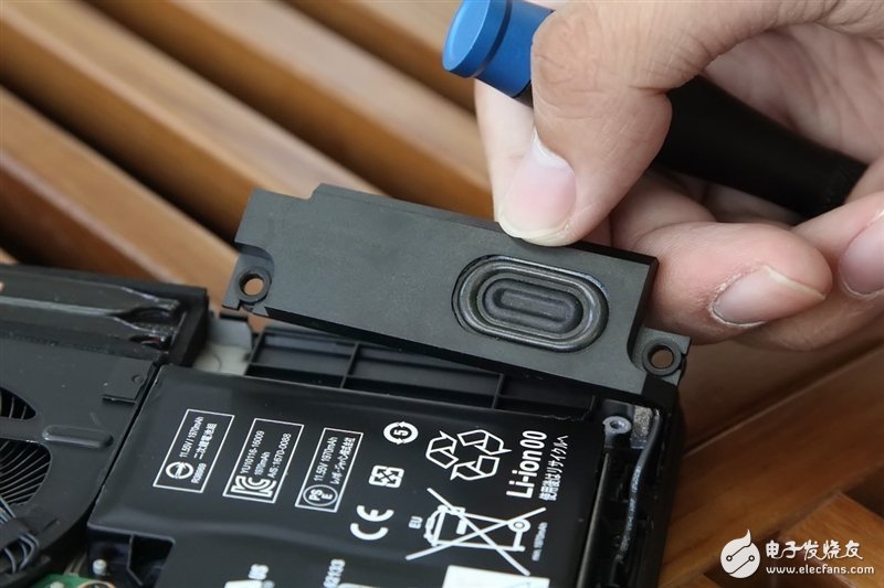 厚積薄發(fā)的秘密 ThinkPad T470拆機(jī)圖賞