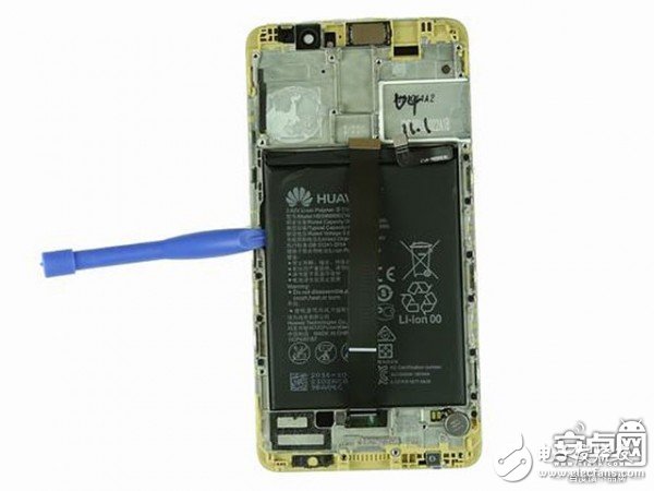 [圖]華為Mate 9拆解：做工整齊、用料扎實