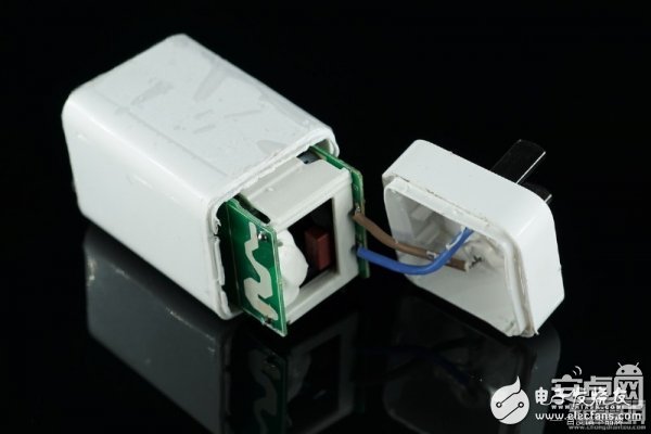誰是李鬼？真假OPPO VOOC閃充充電器對比拆解