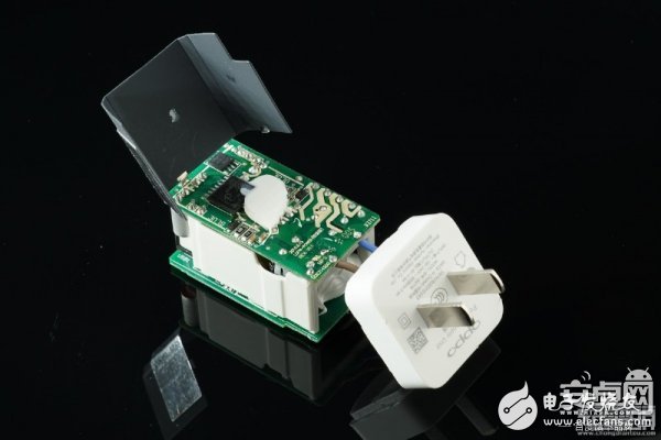 誰是李鬼？真假OPPO VOOC閃充充電器對比拆解