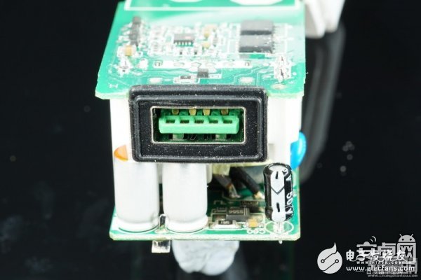 誰是李鬼？真假OPPO VOOC閃充充電器對比拆解